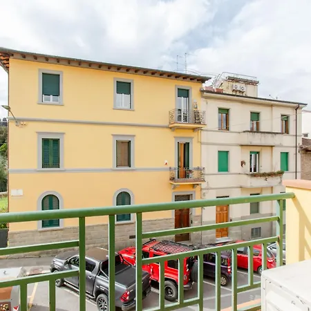 Guesthost - An Oasis In - Roomy Flat With Parking Appartement Florence