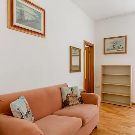 Guesthost - An Oasis In - Roomy Flat With Parking Appartement *