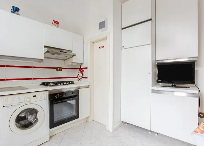 Guesthost - An Oasis In - Roomy Flat With Parking Appartement