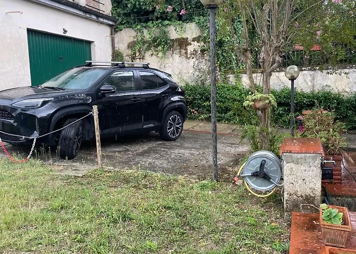 Appartement Guesthost - An Oasis In - Roomy Flat With Parking Florence